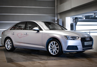 Подержанный автомобиль Audi A4 Sedan 2019 года (3 фото)