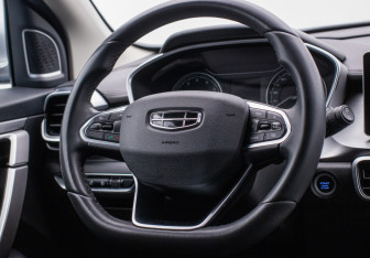 Подержанный автомобиль Geely Coolray 2021 года (15 фото)
