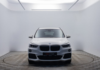 Подержанный автомобиль BMW X1 2018 года (2 фото)