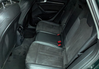 Подержанный автомобиль Audi Q5 2018 года (18 фото)