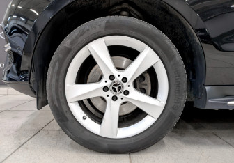 Подержанный автомобиль Mercedes-Benz GLE 2017 года (18 фото)