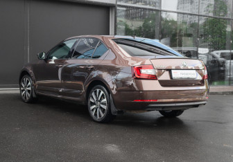 Подержанный автомобиль Skoda Octavia Liftback 2017 года (6 фото)