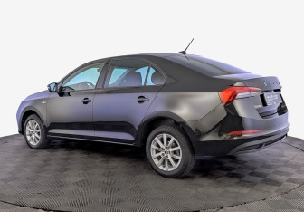 Подержанный автомобиль Skoda Rapid Liftback 2020 года (7 фото)