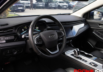 Подержанный автомобиль Omoda S5 2023 года (10 фото)