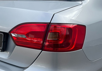 Подержанный автомобиль Volkswagen Jetta Sedan 2013 года (20 фото)