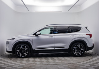 Подержанный автомобиль Hyundai Santa Fe 2021 года (8 фото)