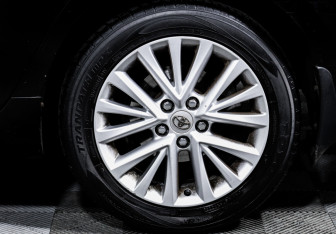 Подержанный автомобиль Toyota Camry Sedan 2015 года (15 фото)