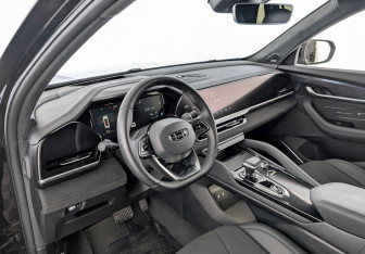 Подержанный автомобиль Geely Monjaro 2024 года (16 фото)