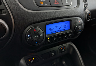 Подержанный автомобиль Hyundai ix35 2015 года (26 фото)