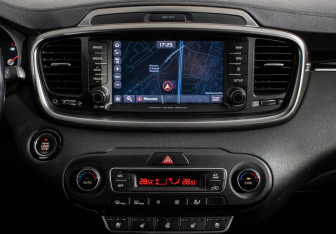 Подержанный автомобиль Kia Sorento 2017 года (14 фото)