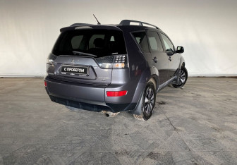 Подержанный автомобиль Mitsubishi Outlander 2007 года (6 фото)