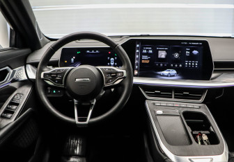 Подержанный автомобиль Haval F7 2024 года (8 фото)