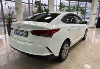 Подержанный автомобиль Hyundai Solaris Sedan 2021 года (5 фото)