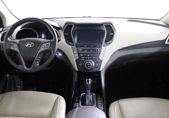 Подержанный автомобиль Hyundai Santa Fe 2016 года (6 фото)