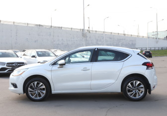 Подержанный автомобиль Citroen DS4 2015 года (8 фото)