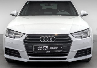 Подержанный автомобиль Audi A4 Sedan 2019 года (2 фото)