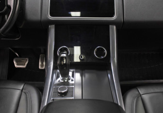 Подержанный автомобиль Land Rover Range Rover Sport 2018 года (15 фото)