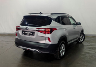 Подержанный автомобиль Kia Seltos 2021 года (4 фото)