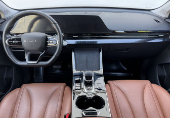 Подержанный автомобиль Omoda C5 2023 года (13 фото)