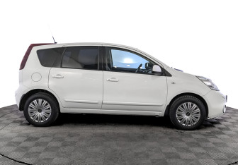 Подержанный автомобиль Nissan Note 2013 года (4 фото)