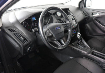 Подержанный автомобиль Ford Focus Hatchback 2017 года (9 фото)