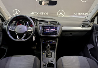 Подержанный автомобиль Volkswagen Tiguan 2021 года (14 фото)
