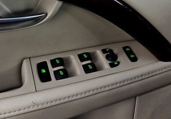 Подержанный автомобиль Volvo XC70 2011 года (15 фото)