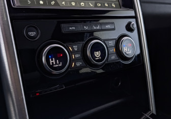 Подержанный автомобиль Land Rover Discovery 2019 года (21 фото)