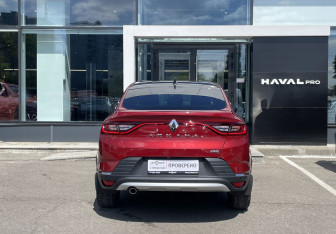 Подержанный автомобиль Renault Arkana 2021 года (6 фото)