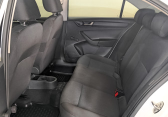 Подержанный автомобиль Skoda Rapid Liftback 2019 года (11 фото)