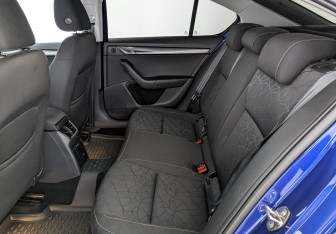 Подержанный автомобиль Skoda Octavia Liftback 2019 года (18 фото)