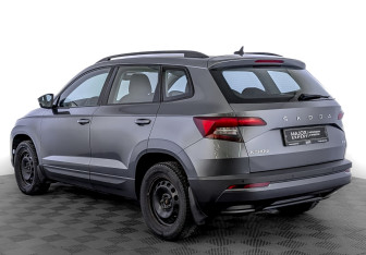Подержанный автомобиль Skoda Karoq 2021 года (7 фото)