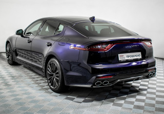 Подержанный автомобиль Kia Stinger 2019 года (7 фото)