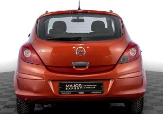 Подержанный автомобиль Opel Corsa 2011 года (6 фото)