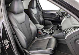 Подержанный автомобиль BMW X4 2020 года (24 фото)