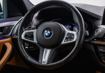 Подержанный автомобиль BMW X4 2019 года (15 фото)