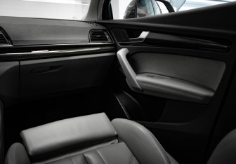 Подержанный автомобиль Audi Q5 2021 года (26 фото)