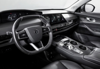 Подержанный автомобиль Changan UNI-K 2023 года (14 фото)