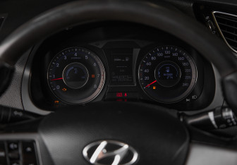 Подержанный автомобиль Hyundai i40 Sedan 2013 года (15 фото)