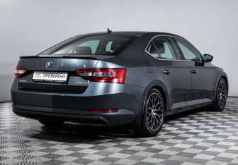 Подержанный автомобиль Skoda Superb Liftback 2015 года (5 фото)