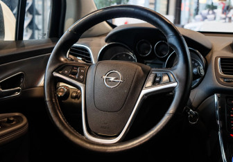 Подержанный автомобиль Opel Mokka 2014 года (18 фото)