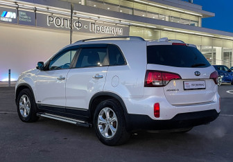 Подержанный автомобиль Kia Sorento 2017 года (7 фото)