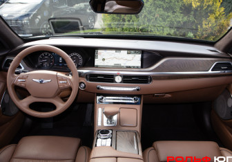 Подержанный автомобиль Genesis G90 2020 года (12 фото)
