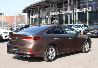 Подержанный автомобиль Hyundai Sonata 2017 года (5 фото)