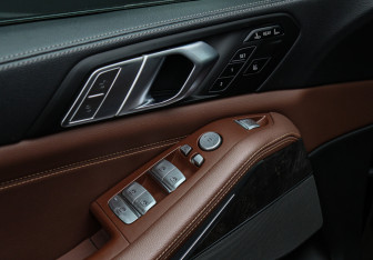 Подержанный автомобиль BMW X7 2019 года (25 фото)