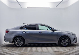 Подержанный автомобиль Kia Cerato Sedan 2021 года (4 фото)