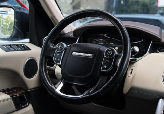 Подержанный автомобиль Land Rover Range Rover Sport 2015 года (12 фото)