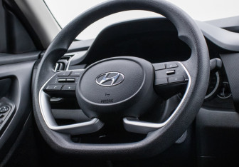 Подержанный автомобиль Hyundai Creta 2021 года (15 фото)