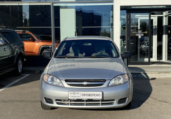 Подержанный автомобиль Chevrolet Lacetti Hatchback 2012 года (2 фото)