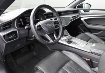 Подержанный автомобиль Audi A7 2021 года (15 фото)